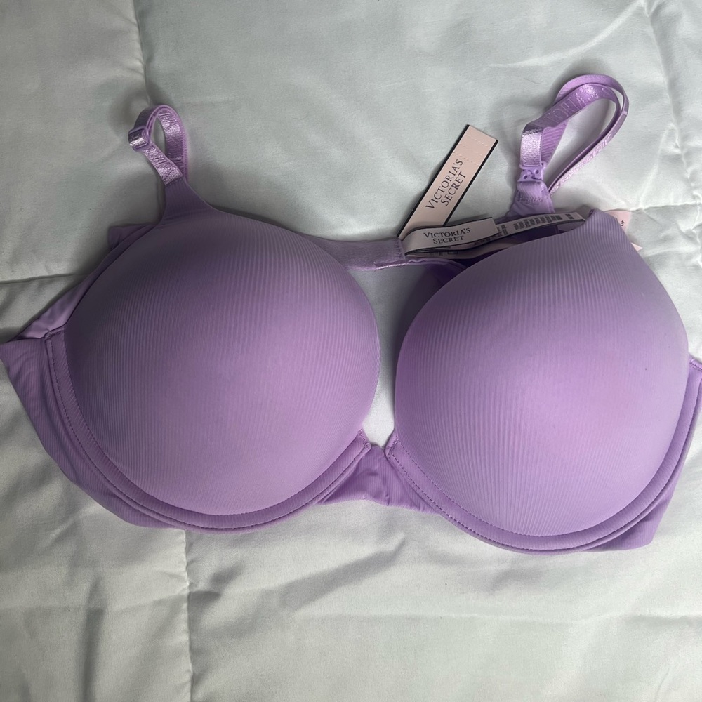 NEW, NWT Victoria Secret Push Up bra